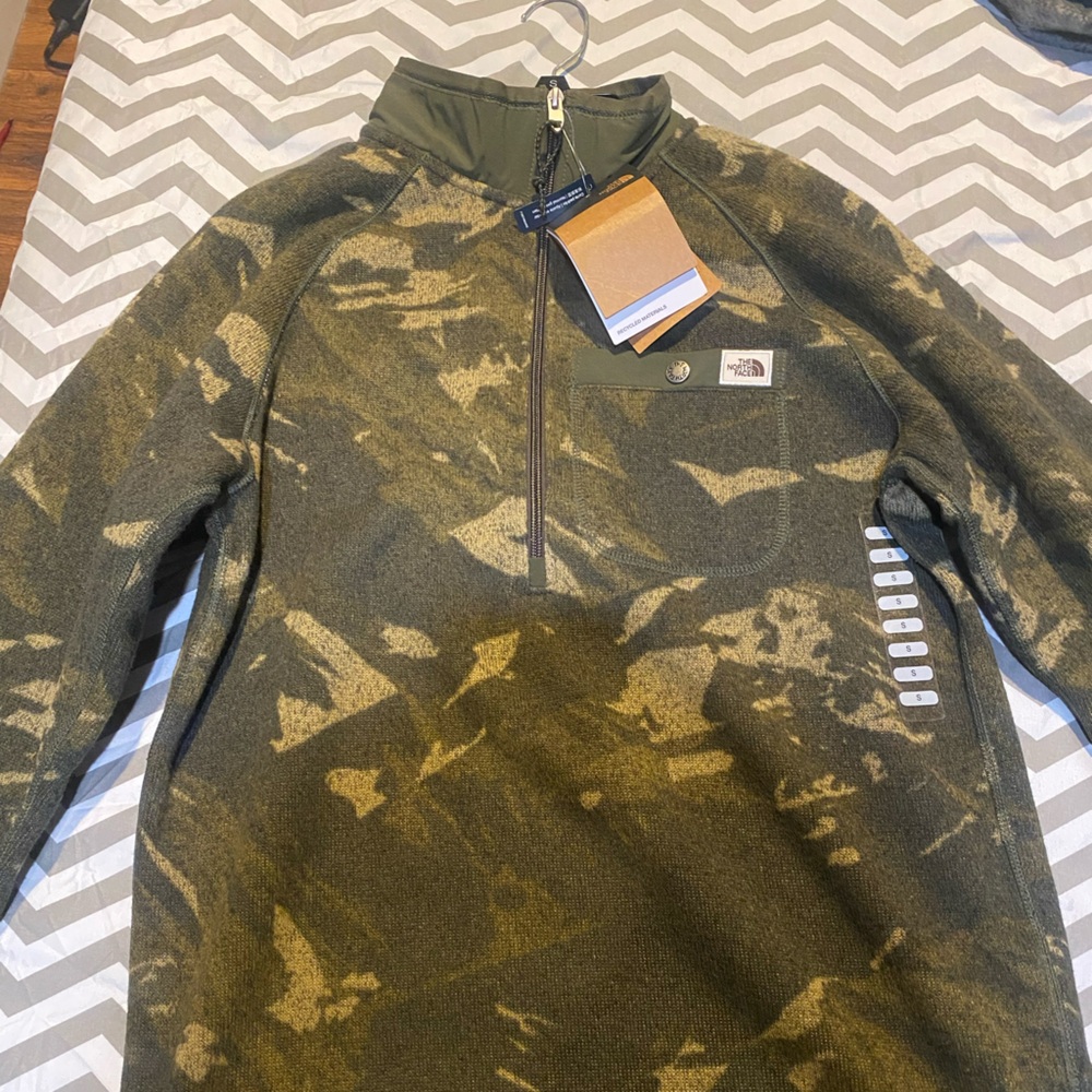 North face camo size small